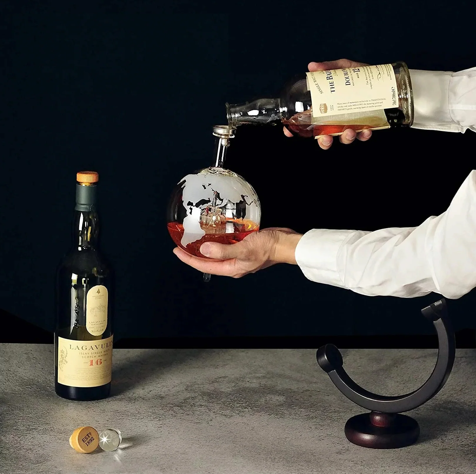 Golden Globe Decanter - Image 5